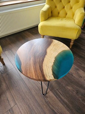 Epoxy Resin Walnut Round Coffee Table, Emerald Green/ Blue Resin Solid Walnut 24Inch (60cm) Diameter