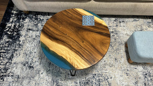 Epoxy Resin Walnut Round Coffee Table, Emerald Green/ Blue Resin Solid Walnut 24Inch (60cm) Diameter